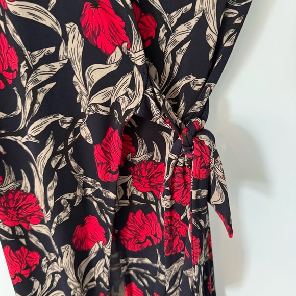Banana Republic Red and Black Floral Long Sleeve Wrap Dress Petite XXS - Picture 3 of 7